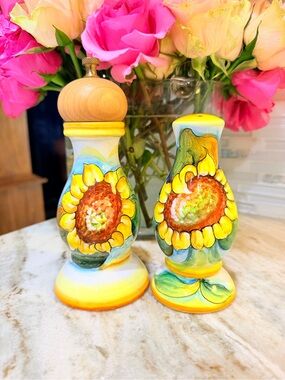 Gialletti Giulio Deruta Italy Sunflower Pepper Mill Shaker Set Hand Painted